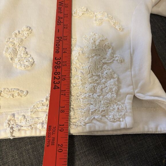 By Anthropologie Crochet Appliqué Pullover Sweatshirt Size XL Cream - Picture 8 of 8